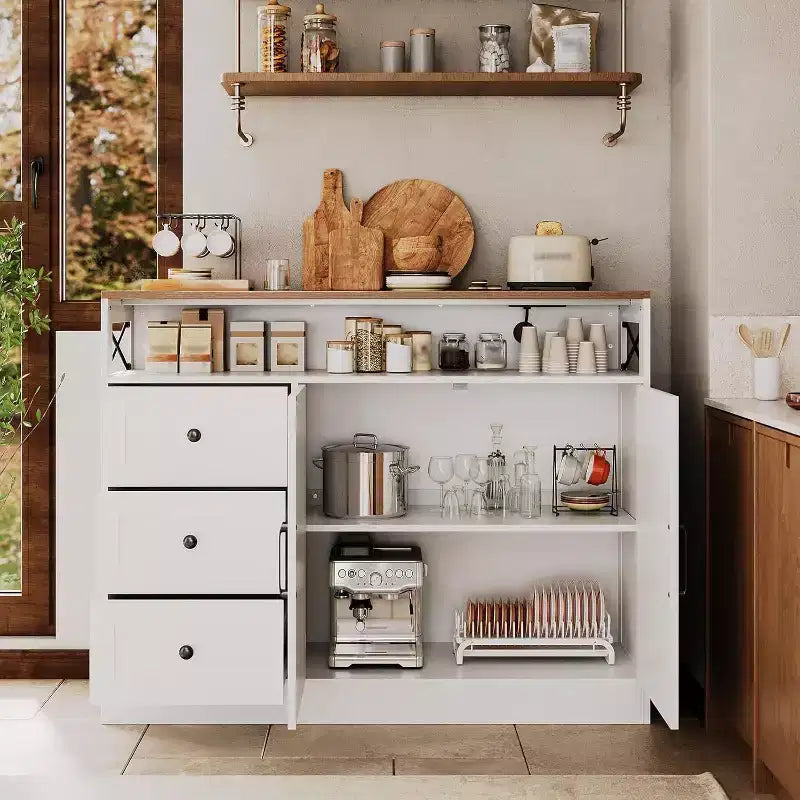 47.2 Buffet de cuisine moderne style Ferme avec rangement, prise de courant intégrée, 3 tiroirs et 2 portes coulissantes, Grande table de bar à café en bois