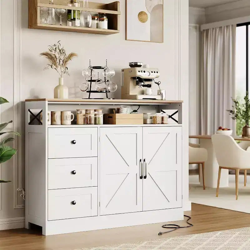 47.2 Buffet de cuisine moderne style Ferme avec rangement, prise de courant intégrée, 3 tiroirs et 2 portes coulissantes, Grande table de bar à café en bois