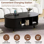 Meuble TV cannelé et table basse en bois de style moderne du milieu du siècle Olivia avec station de charge, portes coulissantes et rangement