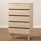 Commode 5 tiroirs Mirren en chêne clair marron/gris foncé : Bois composite, Rangement vertical, Quincaillerie anti-basculement incluse