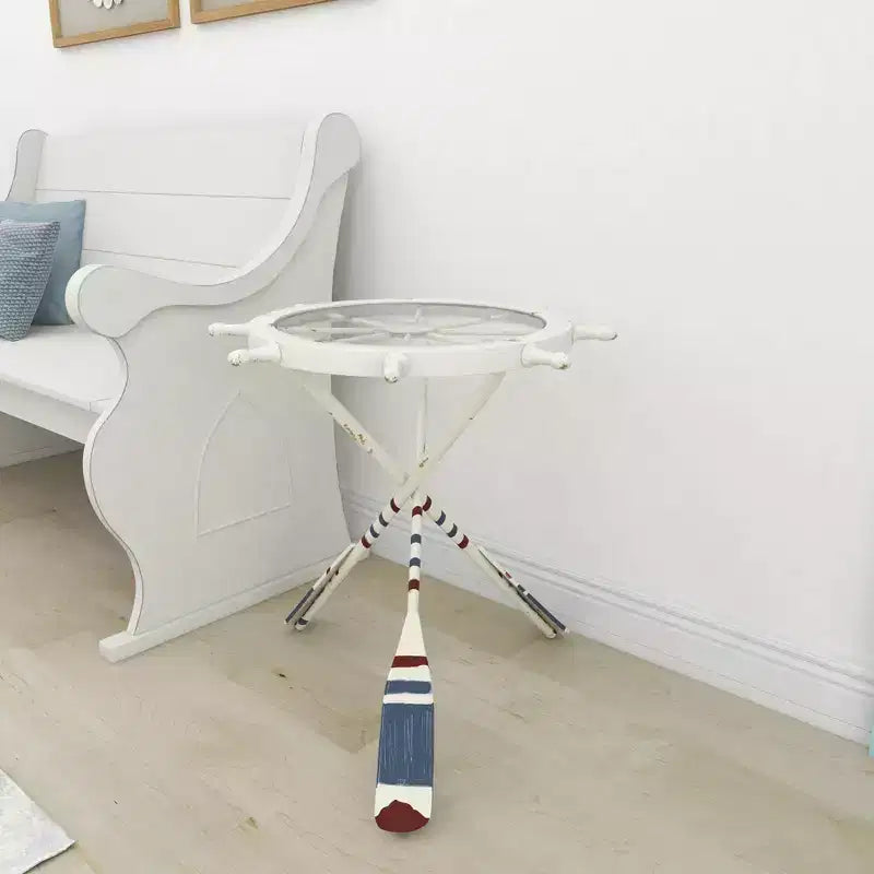 Table ronde en métal blanche : style côtier, 61 cm de hauteur, plateau en verre, sans étagères